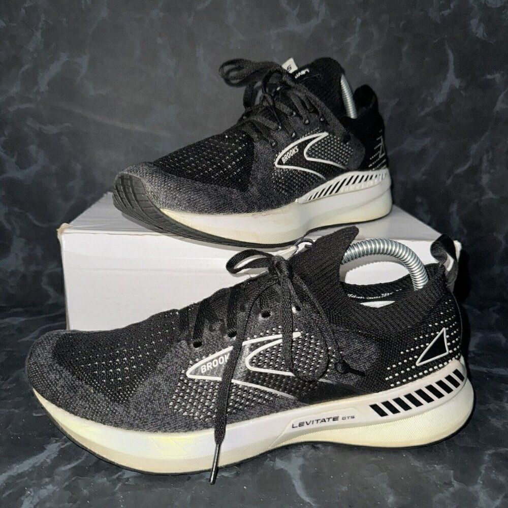 Brooks Levitate StealthFit GTS 5 Black Running Shoes Sneakers Women’s Size 9